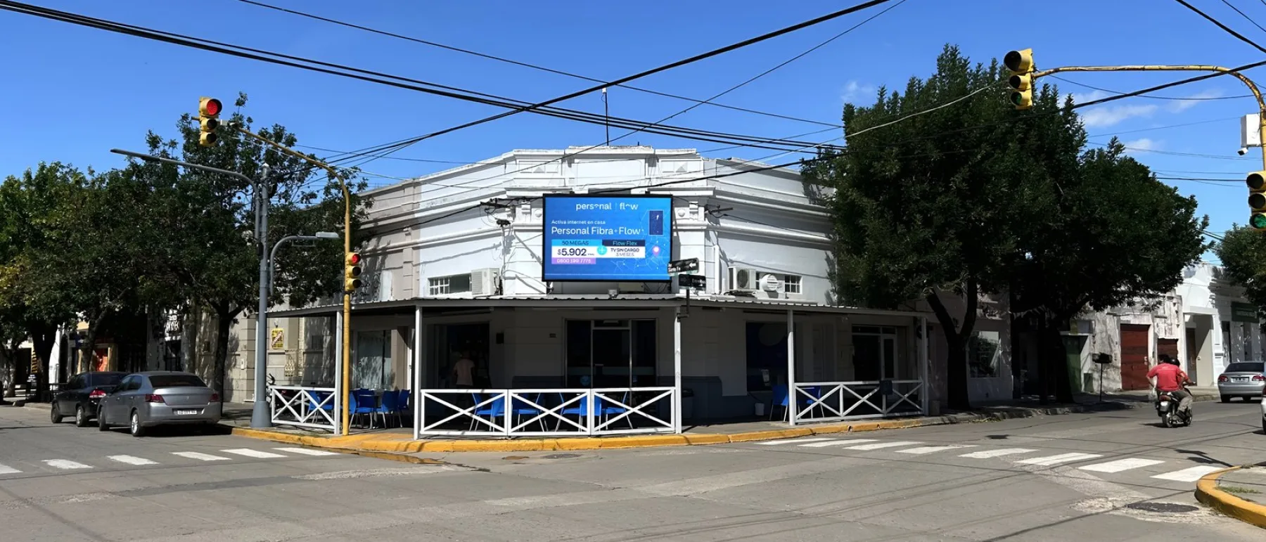 Pantalla LED propia de FOCUS+ en Av. Santa Fe y Entre Ríos, Firmat